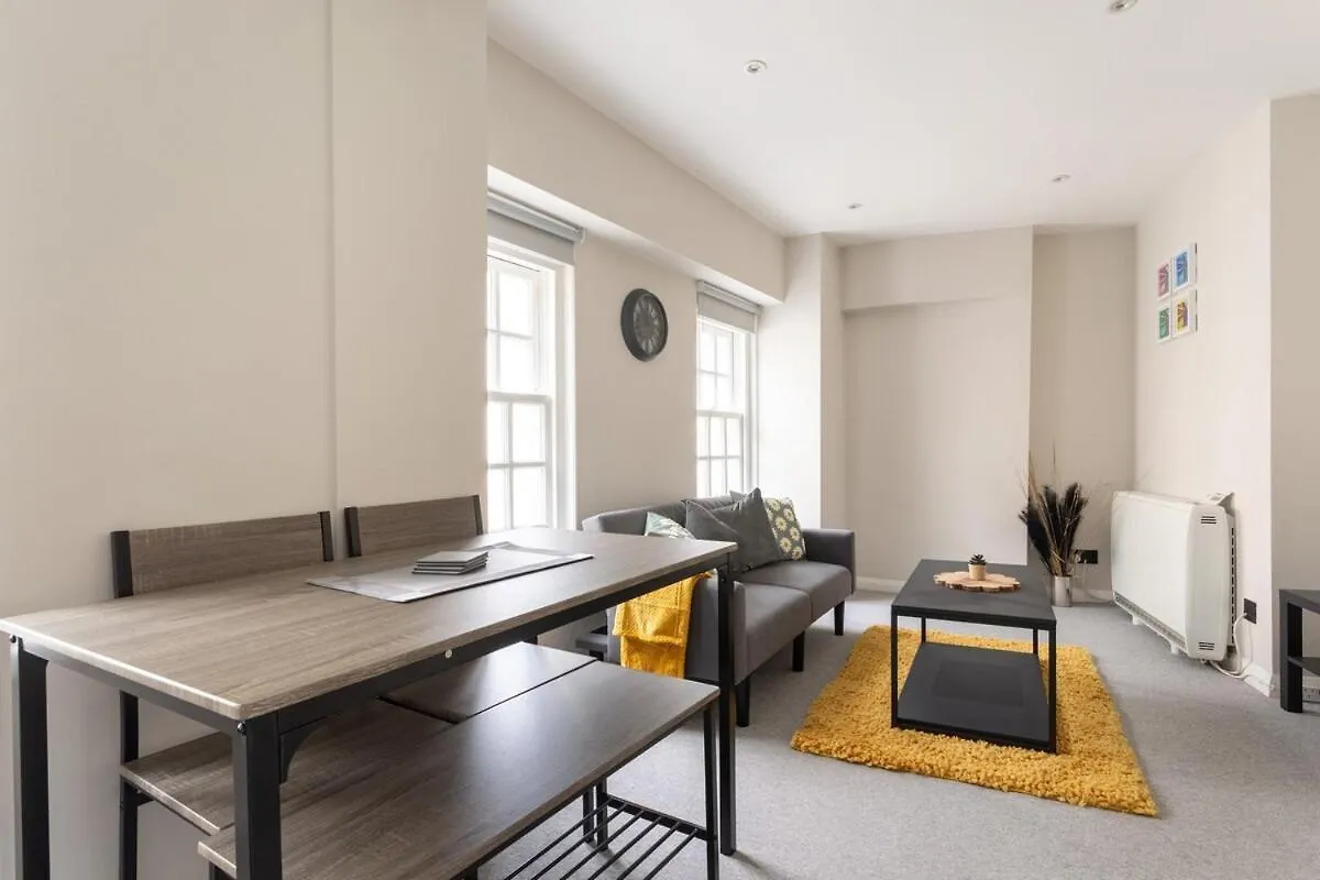 Brighton 2 Bed Apartment For Contractors And Longer Stays 0*,  United Kingdom