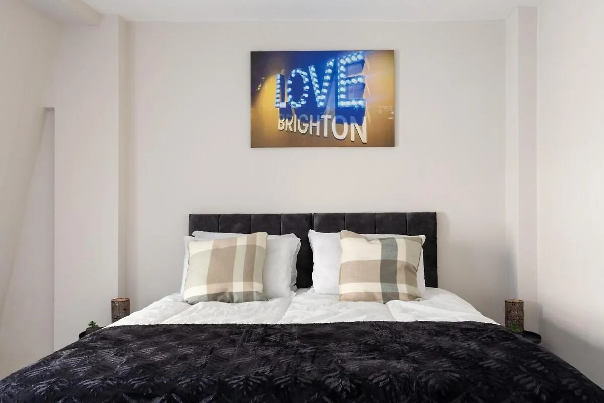 Brighton 2 Bed Apartment For Contractors And Longer Stays