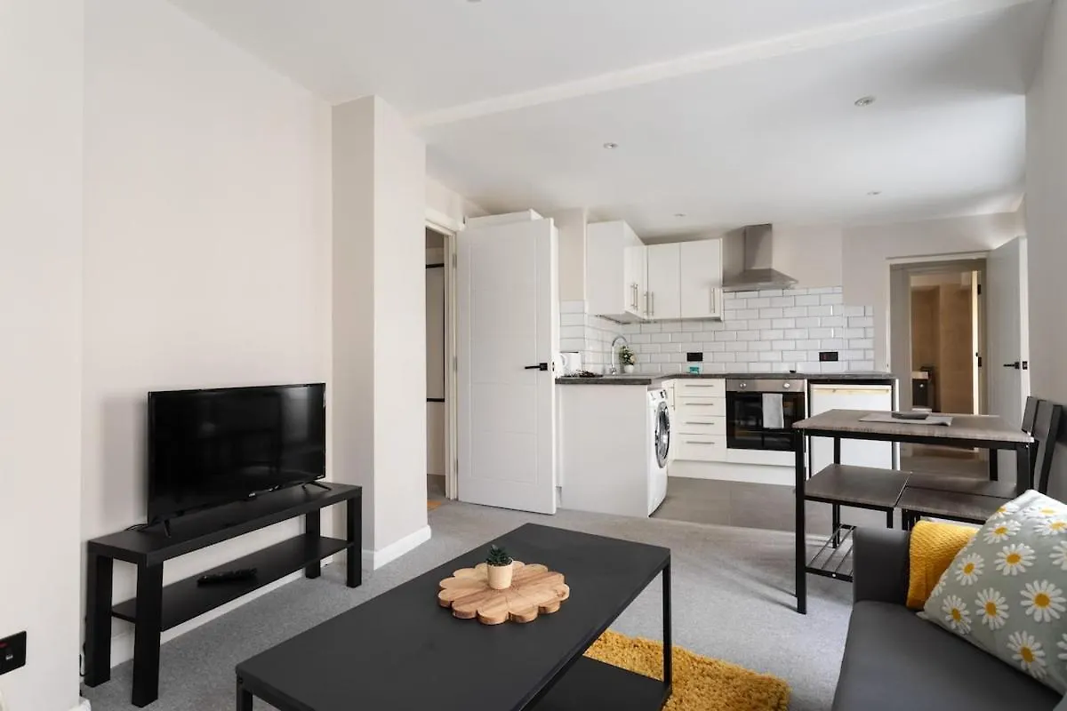 Brighton 2 Bed Apartment For Contractors And Longer Stays