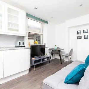  Apartment Relaxing Oasis By The Sea - Double And Sofa Bed