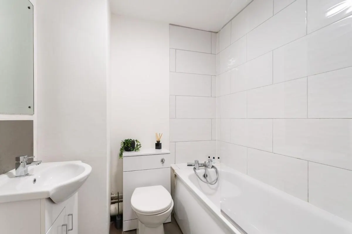 Brighton 2 Bed Apartment For Contractors And Longer Stays