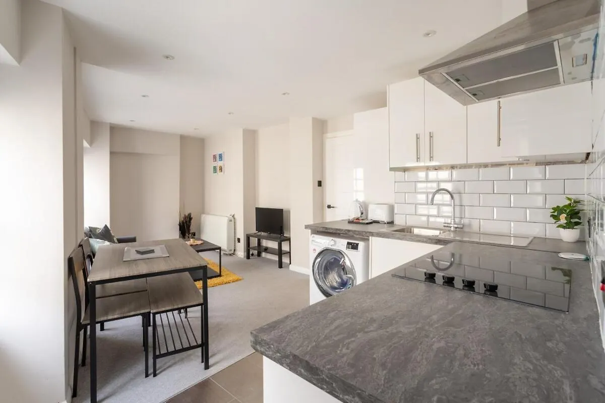 Brighton 2 Bed Apartment For Contractors And Longer Stays 0*,